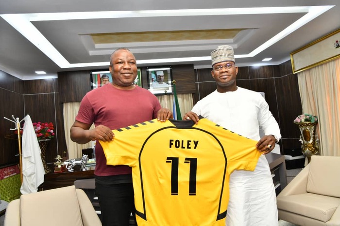 Governor Bello unveils Folabi Ojekunle as new Kogi United Coach.
