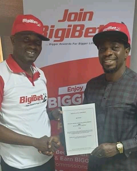 Congratulations to Al Alhiyah travel &Tours/Role model Entertainment CEO Alh. Babatunde Saheed Mr Sports as he becomes BigiBet Brand Ambassador